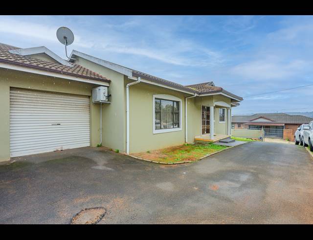 3 BEDROOM SECTIONAL TITLE FOR SALE IN MONTCLAIR